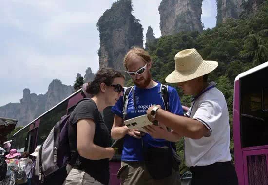 Wulingyuan, em Zhangjiajie: serviço de qualidade para os turistas