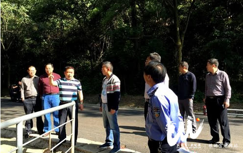 Wulingyuan: Wan Qikun supervises the tourism management order of Yuanjiajie Scenic Area