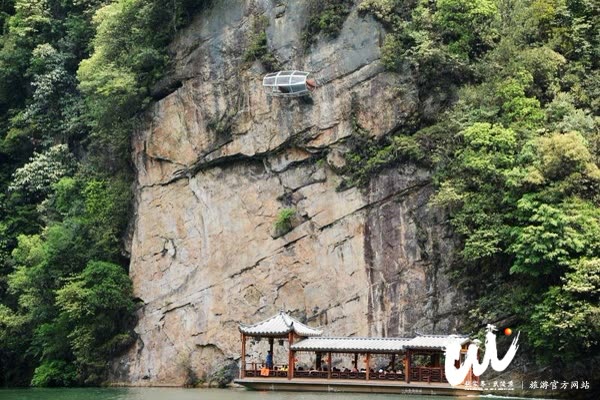 Rumah kaca menggantung di tebing terjal, Baofeng Lake Zhangjiajie tambah pemandangan baru
