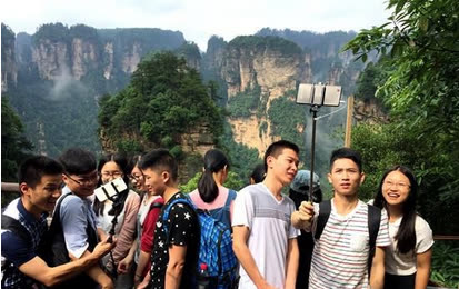 Wulingyuan Core Scenic Spot in Zhangjiajie safely received 62,000 visitors during the Dragon Boat Festival (Photos)