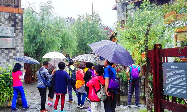 Five major traditional teaching centers have settled in Zhangjiajie Xibulo Street to upgrade the intangible cultural heritage