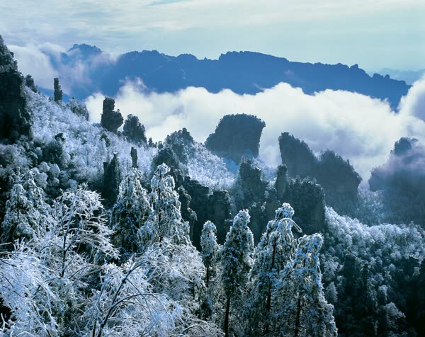 All scenic spots in Zhangjiajie will implement off-season fares, with up to 50% off