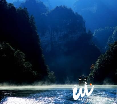 Zhangjiajie Baofeng Lake: Boat swimming in the middle of the painting, masterfully painted pictures (pictures)