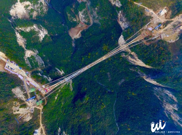 Pencarian Nama Jembatan Kaca Grand Canyon Zhangjiajie Berakhir, 160 Ribu Warganet Memberi Suara