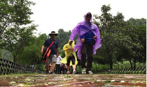 Tourism in Wulingyuan Scenic Area in Zhangjiajie remains popular during the rainy season and flood season (Photos)